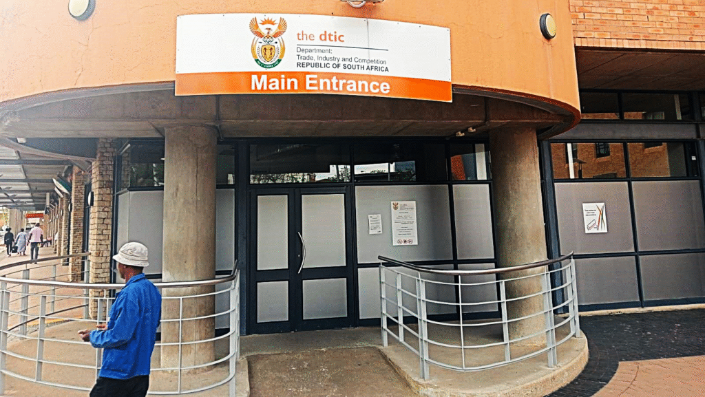 Entrepreneurs in South Africa applying for DTI FUNDING business grants and startup incentives online